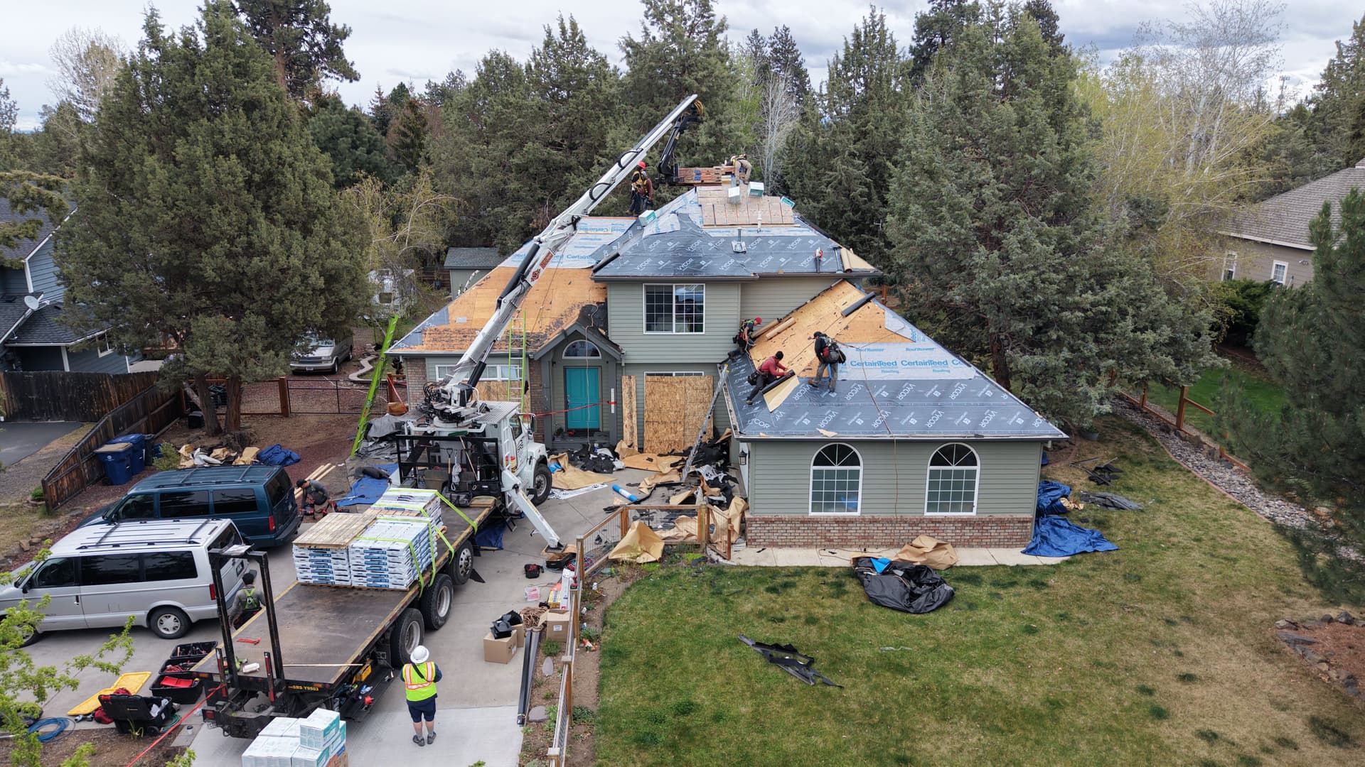 Gallery photos for Full Home Re-Roof Completed in a Single Day with CertainTeed Landmark ClimateFlex: Image #3