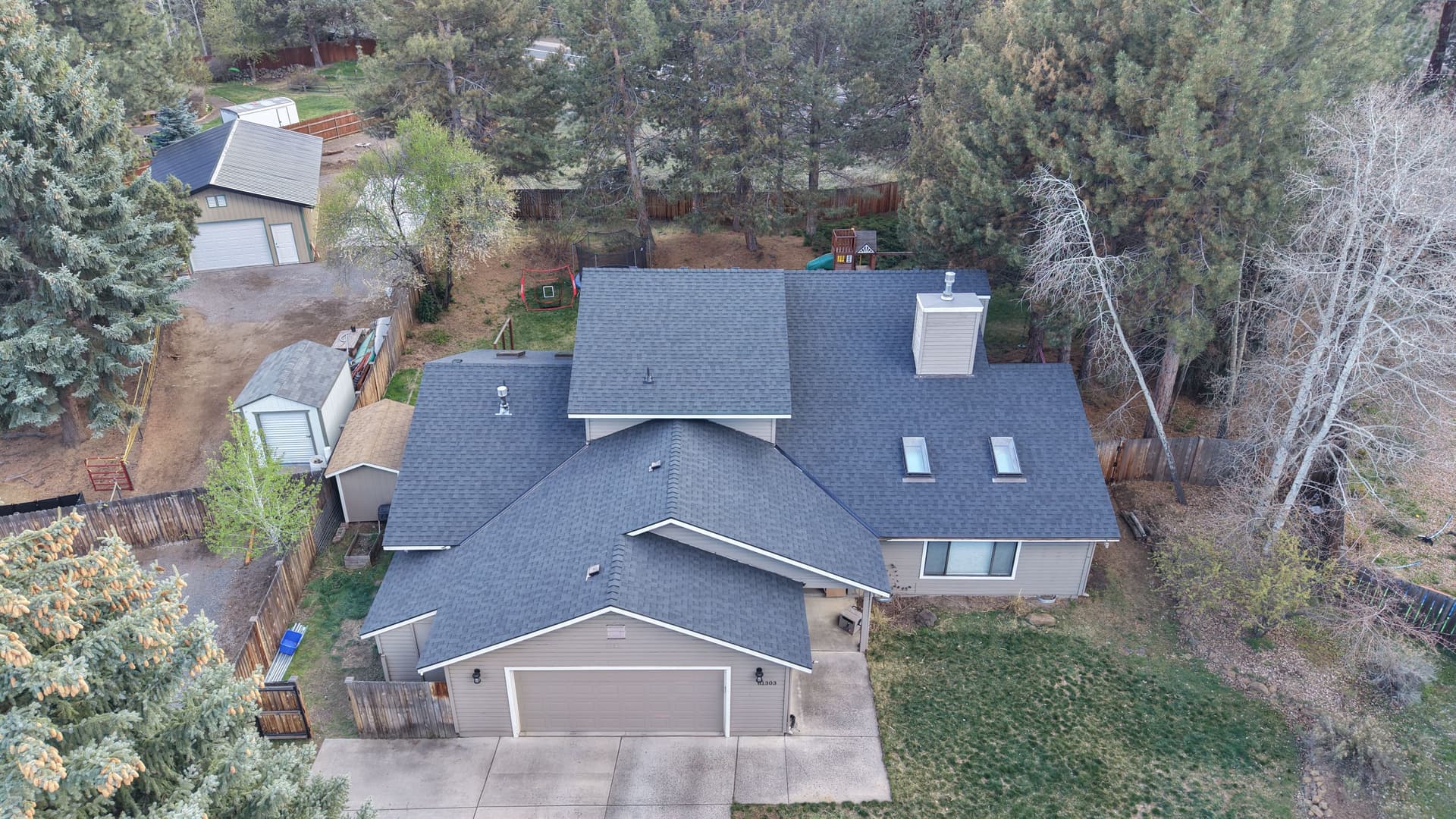 Two Homes Get Brand New Roofs in One Day image