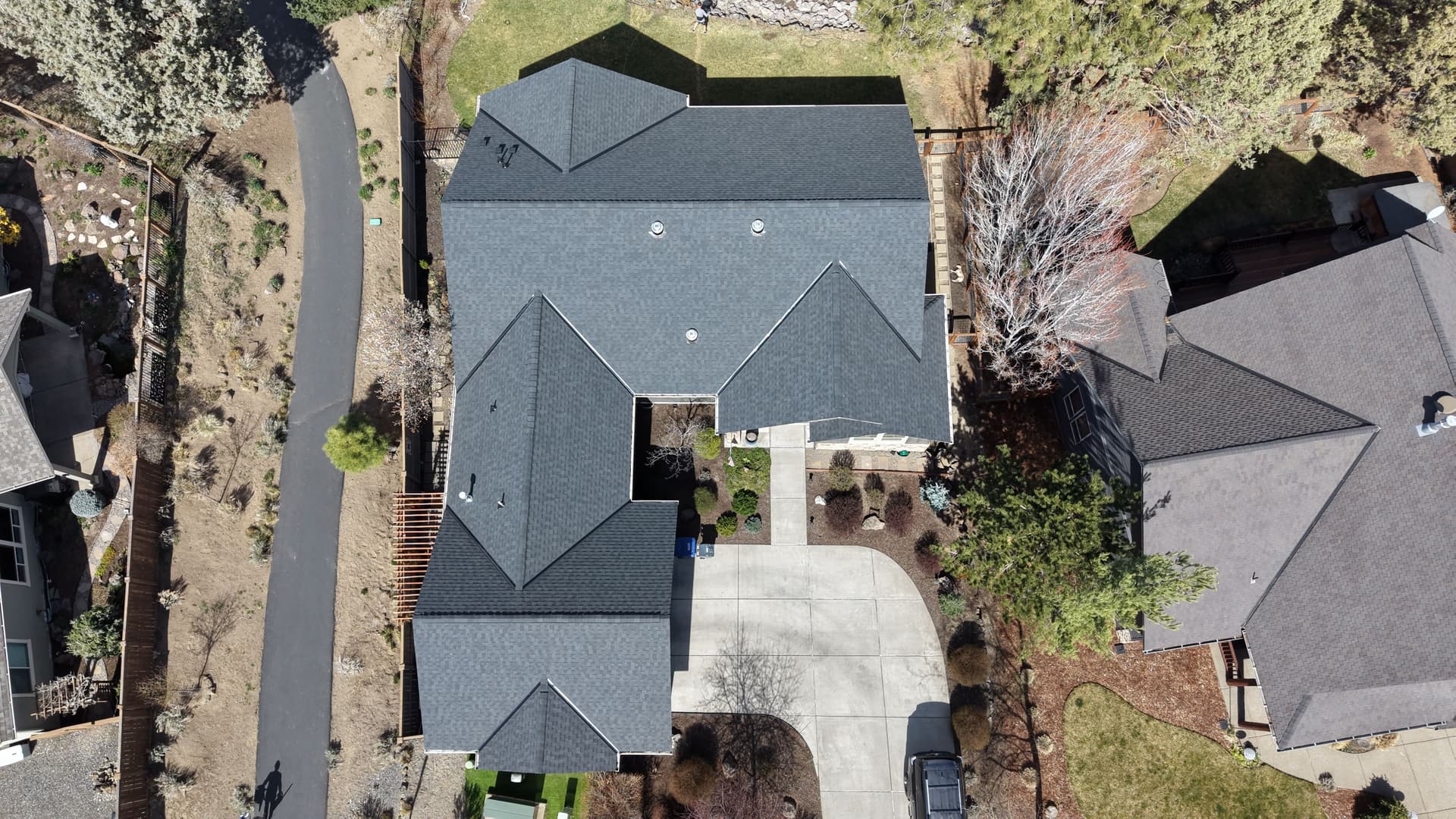 Gallery photos for Finishing Strong with Durable CertainTeed Landmark ClimateFlex Roofs: Image #1