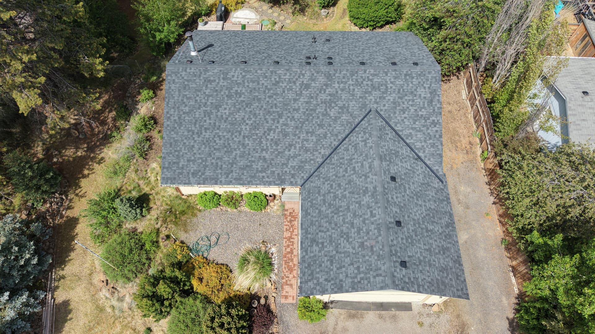 Gallery photos for CertainTeed Landmark ClimateFlex Roof Replacement in Central Oregon: Image #2