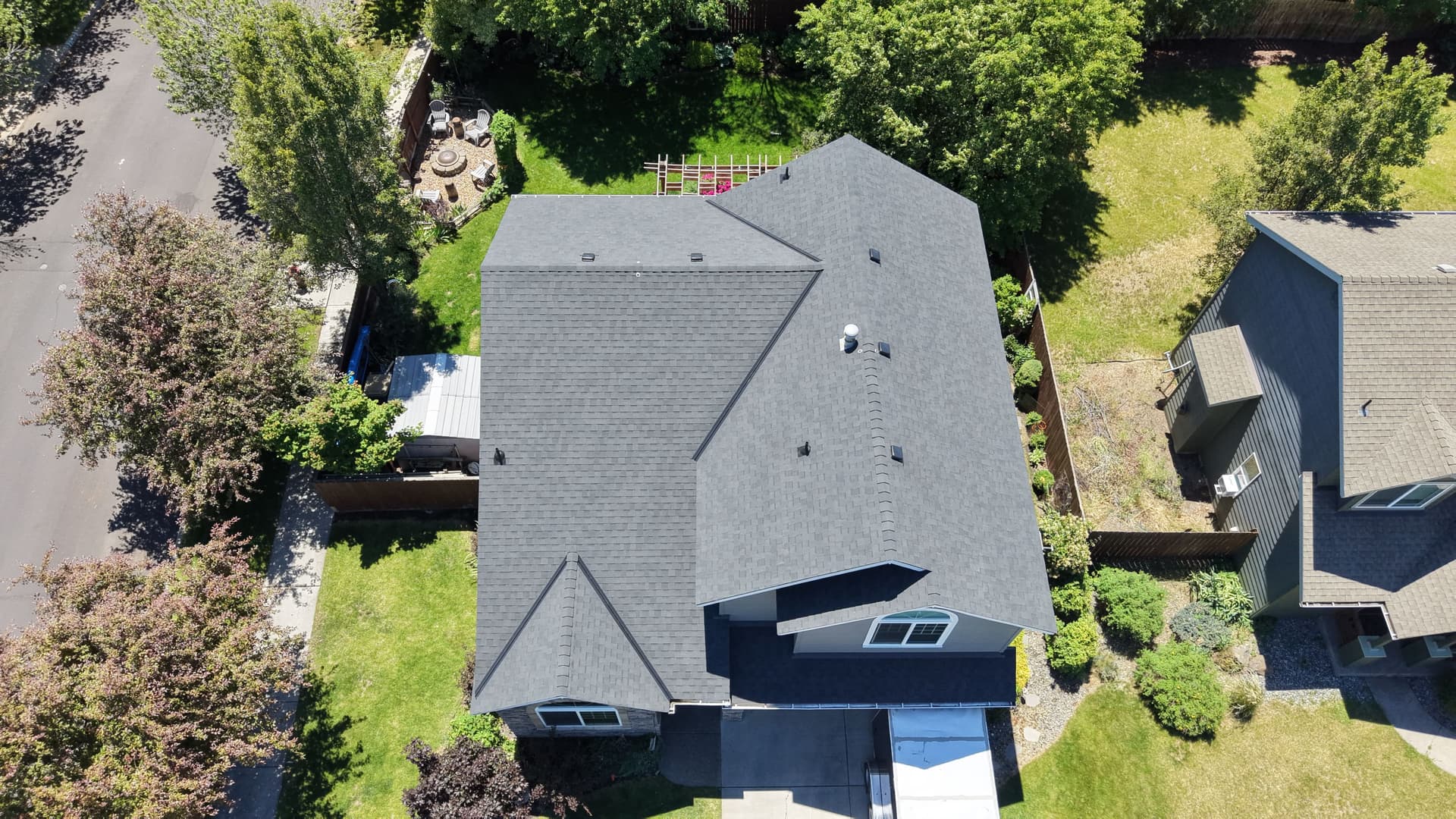 Gallery photos for Fresh Roof Replacements Done Right Across the Neighborhood: Image #1